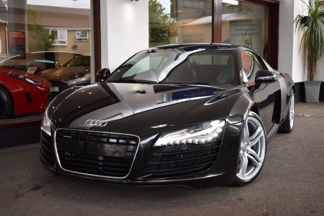 AUDI R8 4.2 V8 FSI MANUAL